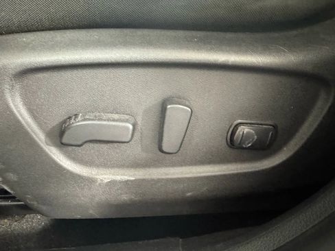 Used 2020 Nissan Rogue SV image 35