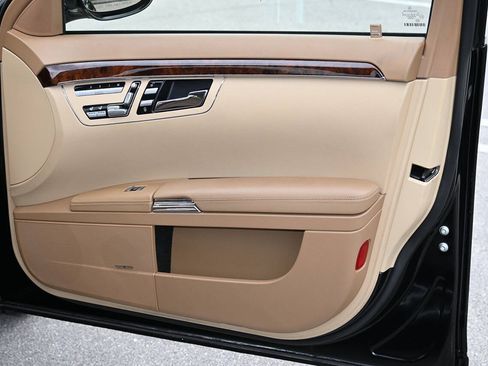 Used 2007 Mercedes-Benz S 550 image 19