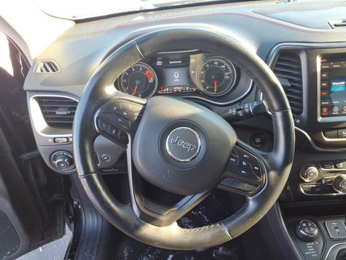 Used 2019 Jeep Cherokee Trailhawk w/ Comfort/Convenience Group image 14