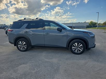 Used 2024 Nissan Pathfinder SL
