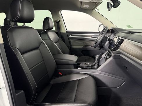 Used 2023 Volkswagen Atlas SE w/ Black Wheel Package FWD image 33