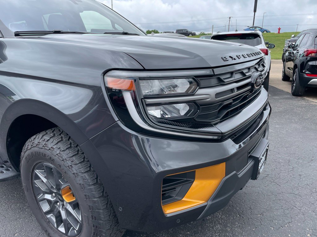 Used 2025 Ford Expedition Tremor AWD/4WD image 34
