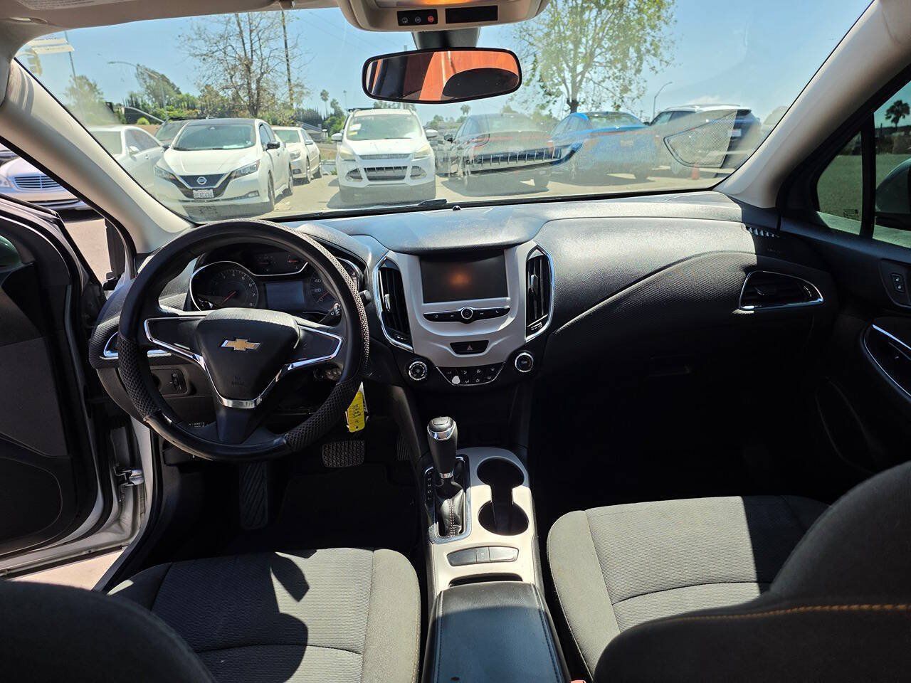 Used 2018 Chevrolet Cruze LS FWD image 31