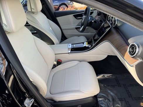 Used 2025 Mercedes-Benz C 300 Sedan image 6