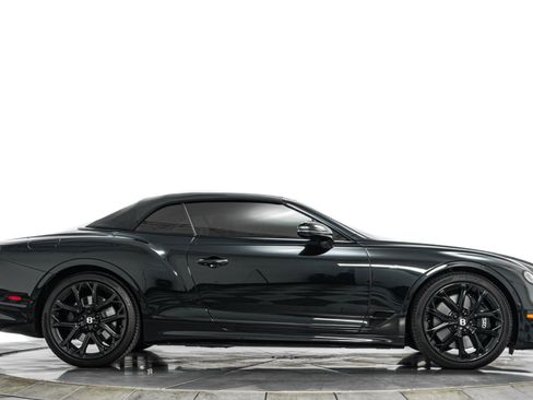 Used 2023 Bentley Continental GT V8 image 18