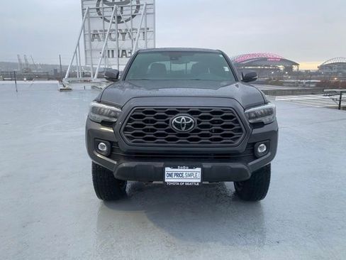 Used 2021 Toyota Tacoma TRD Off-Road image 3