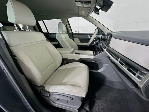 Used 2025 Hyundai Santa Fe SEL AWD/4WD image 32