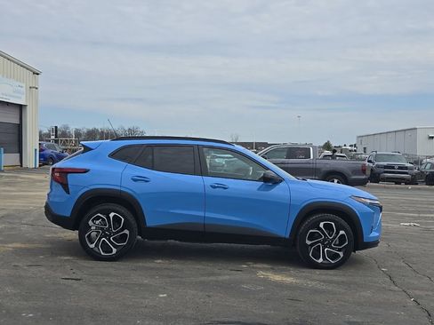 Used 2024 Chevrolet Trax RS w/ Sunroof Package image 8