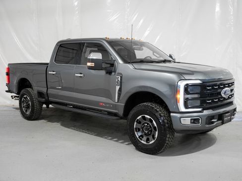 Used 2023 Ford F350 Platinum w/ Tremor Off-Road Package AWD/4WD image 8