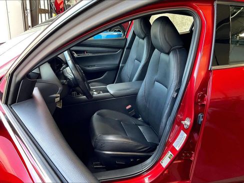 Used 2020 MAZDA MAZDA3 Hatchback w/ Premium Package FWD image 25
