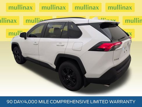 Used 2025 Toyota RAV4 XLE AWD/4WD image 9