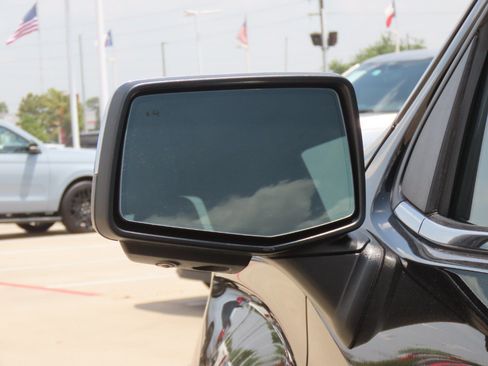 Used 2022 Chevrolet Silverado 1500 LTZ AWD/4WD image 18