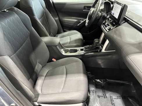 Used 2025 Toyota Corolla Cross LE w/ Moonroof Package AWD/4WD image 18