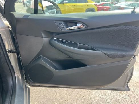 Used 2017 Chevrolet Cruze LT w/ Convenience Package image 32