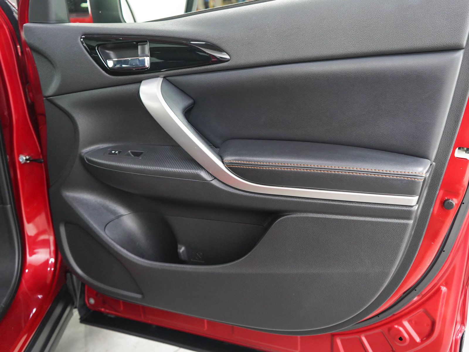Used 2018 Mitsubishi Eclipse Cross SEL AWD/4WD image 9