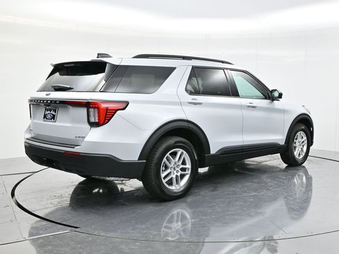 New 2026 Ford Explorer Active image 5