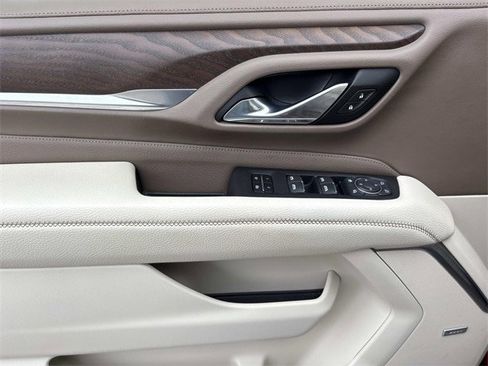 Used 2021 GMC Yukon Denali w/ Denali Premium Package image 25