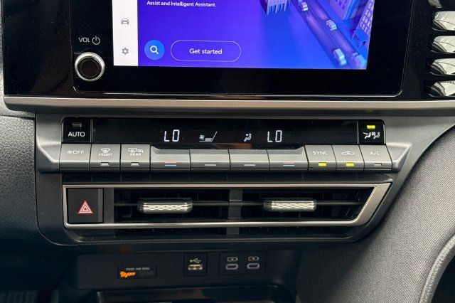 Used 2025 Toyota Camry LE FWD image 25