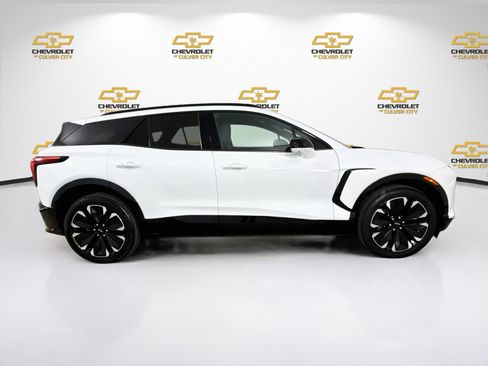 Used 2024 Chevrolet Blazer EV RS RWD image 9