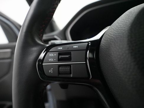 Certified 2025 Honda Pilot Black Edition image 18