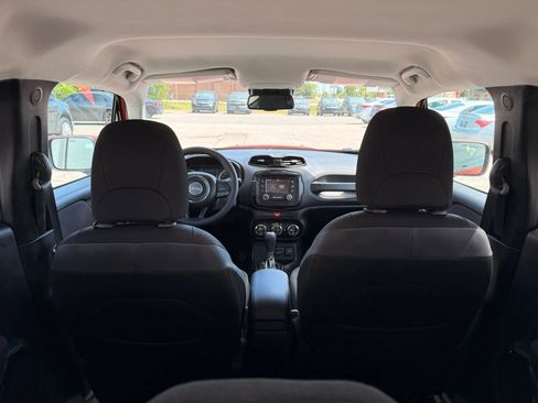 Used 2017 Jeep Renegade Altitude FWD image 26