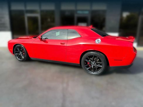Used 2021 Dodge Challenger GT w/ Performance Handling Group image 3