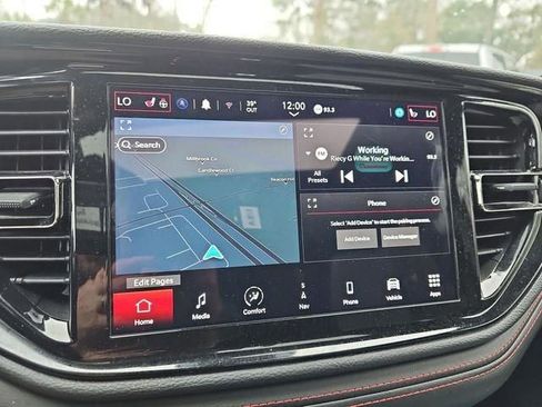 Used 2024 Dodge Durango GT image 34