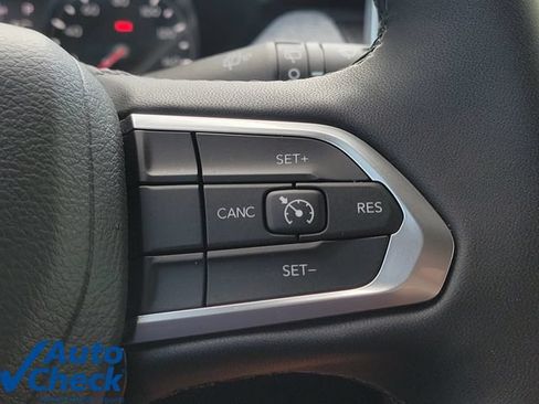 Used 2025 Jeep Compass Latitude AWD/4WD image 28