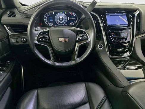 Used 2019 Cadillac Escalade ESV Platinum AWD/4WD image 23
