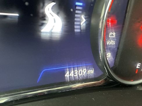 Used 2022 GMC Terrain Denali image 12