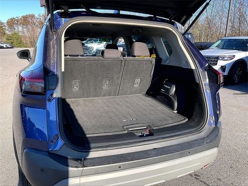 Used 2023 Nissan Rogue SV image 35