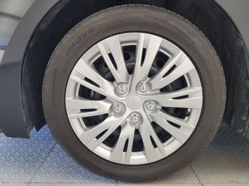 Used 2022 Toyota Corolla LE FWD image 31