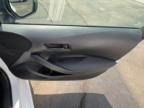 Used 2022 Toyota Corolla LE FWD image 16