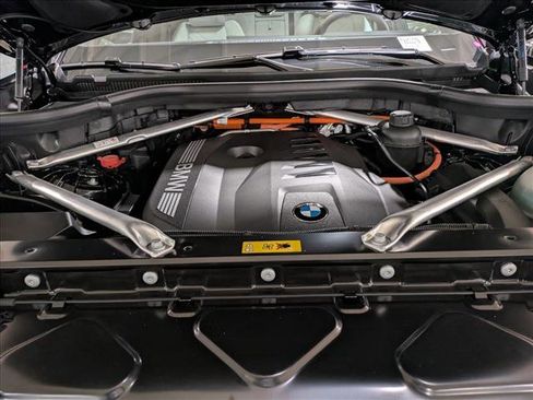 New 2026 BMW X5 xDrive50e image 18