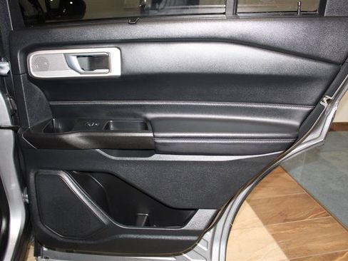 Used 2020 Ford Explorer Limited RWD image 39