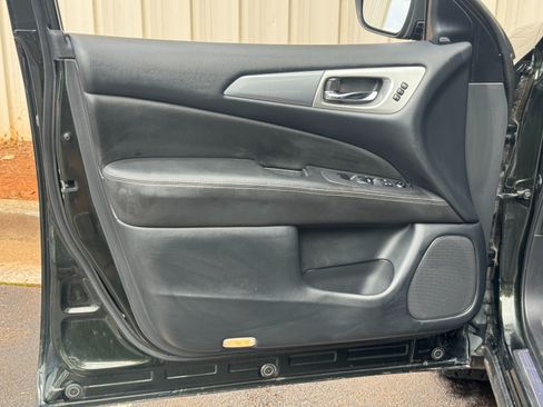Used 2019 Nissan Pathfinder SL AWD/4WD image 44