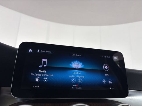 Used 2020 Mercedes-Benz GLC 300 4MATIC w/ Premium Package image 31