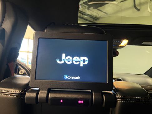 Used 2018 Jeep Grand Cherokee Trackhawk image 32