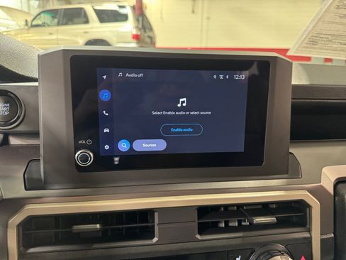 Certified 2025 Toyota Tacoma SR5 AWD/4WD image 28