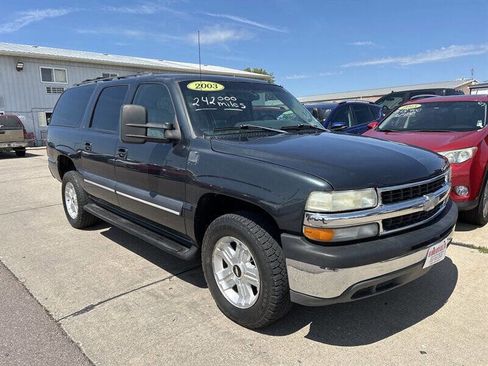 Used 2003 Chevrolet Suburban LT w/ LT Preferred Equipment Group image 7