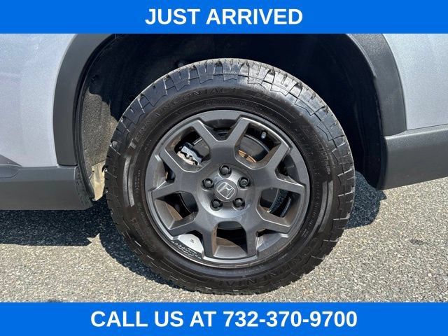 Used 2025 Honda Pilot TrailSport image 23