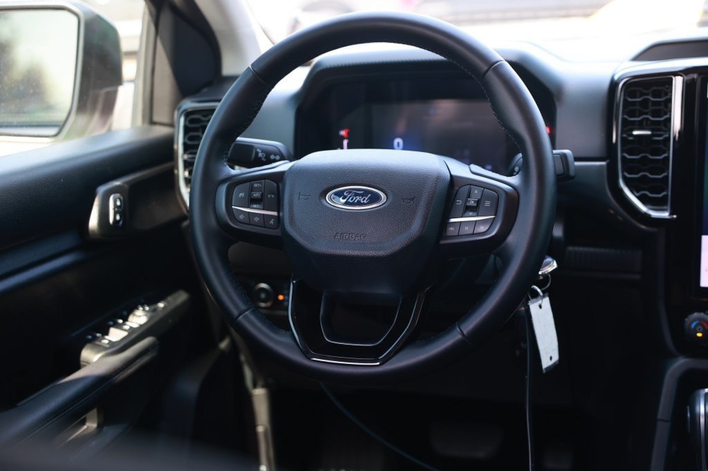 Used 2025 Ford Ranger XLT w/ Black Appearance Package AWD/4WD image 30