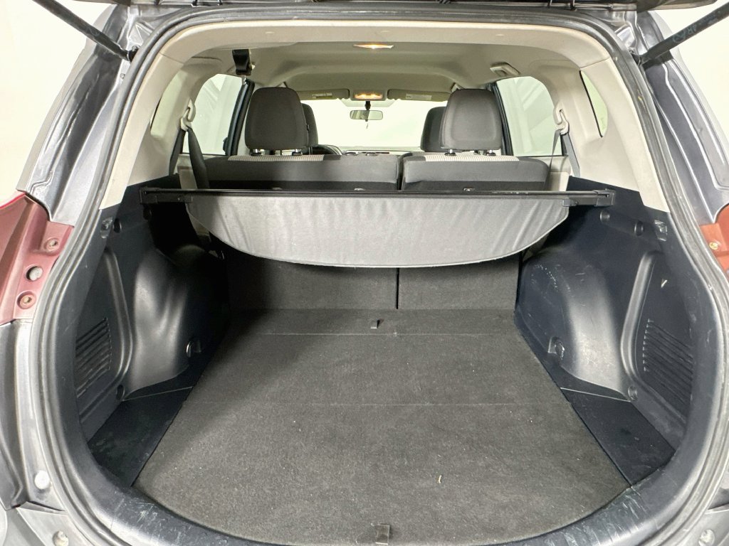 Used 2013 Toyota RAV4 LE FWD image 27