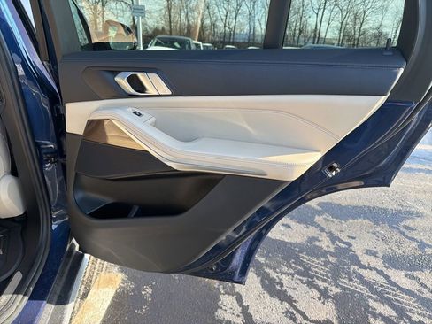 Used 2022 BMW X5 xDrive40i w/ Premium Package image 25