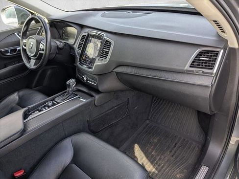 Used 2020 Volvo XC90 T5 Momentum w/ Protection Package Premier image 18