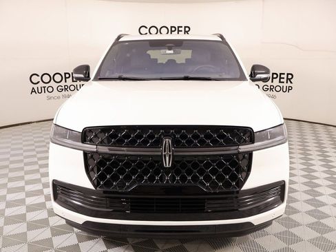 New 2025 Lincoln Navigator Reserve w/ Jet Appearance Package image 11