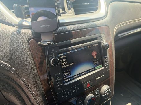 Used 2016 Chevrolet Traverse LT w/ Style and Technology Package FWD image 13