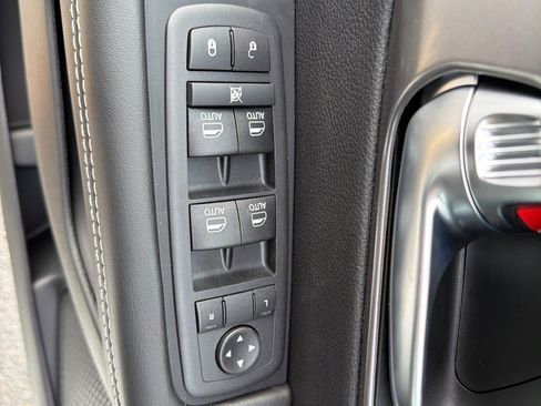 New 2026 Chrysler Pacifica Select image 18