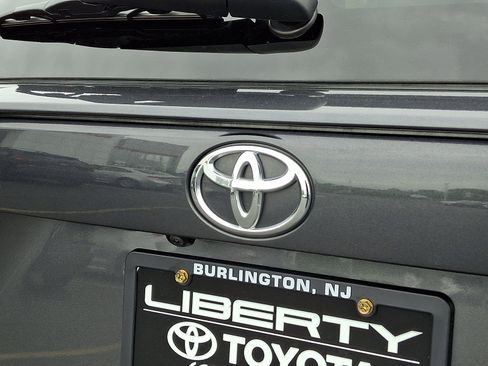 Used 2023 Toyota RAV4 LE AWD/4WD image 29