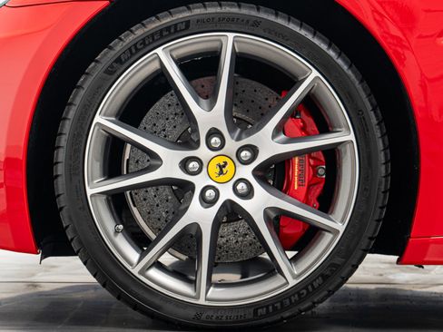 Used 2013 Ferrari California image 10